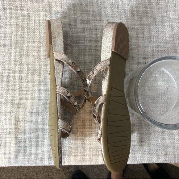 Vaneli Sandals size 7.5N slight wedge gold bejeweled - Picture 5 of 13